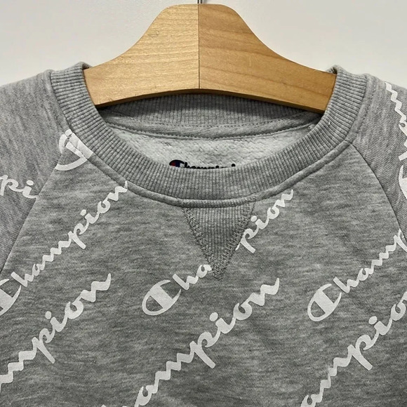 Champion® || Girls Allover Script Fleece
Sweatshirt Long Sleeve Size Medium - Picture 3 of 7